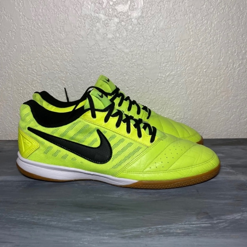 Nike indoor soccer shoes size 11.5 men